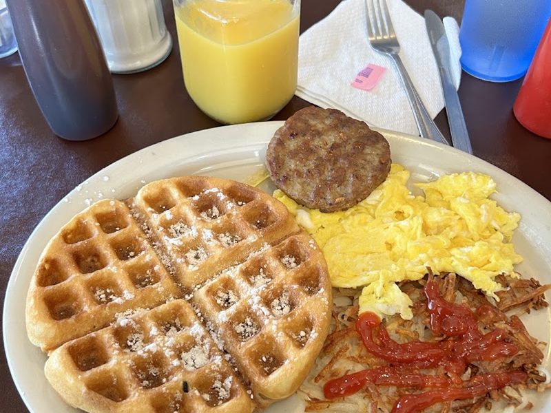 The Hut Diner food