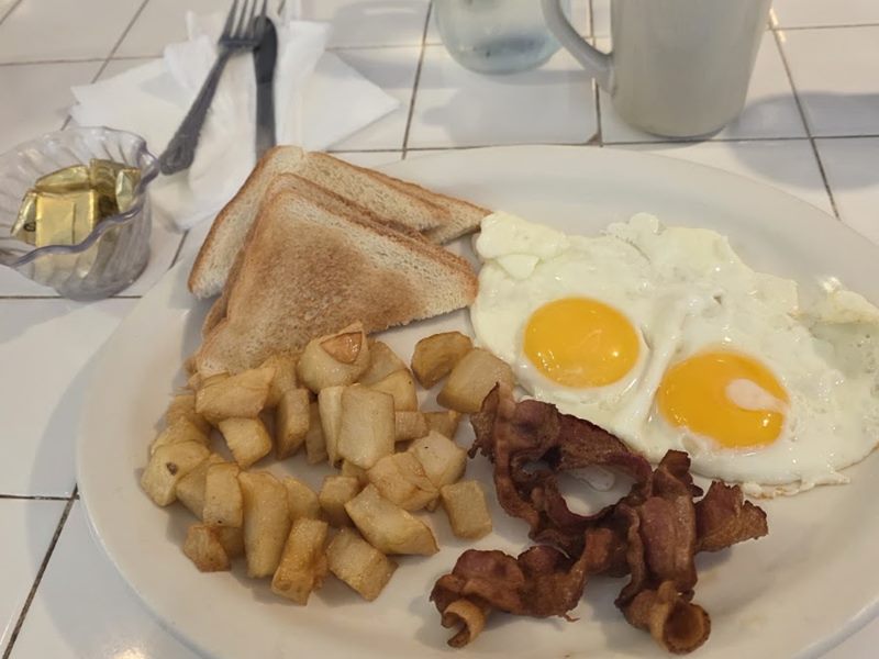 The Hut Diner food